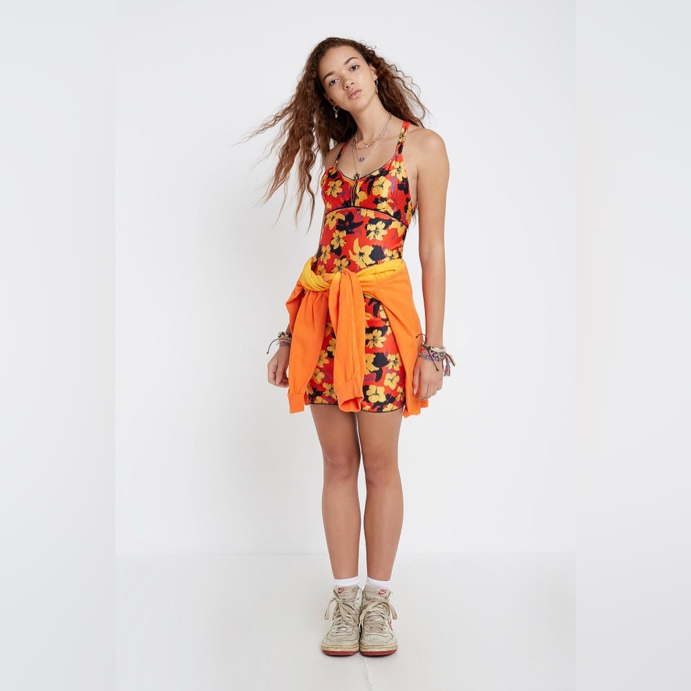 Urban Outfitters Floral Bodycon Dress Size Medium Tail Whip Hibiscus Cross-Back